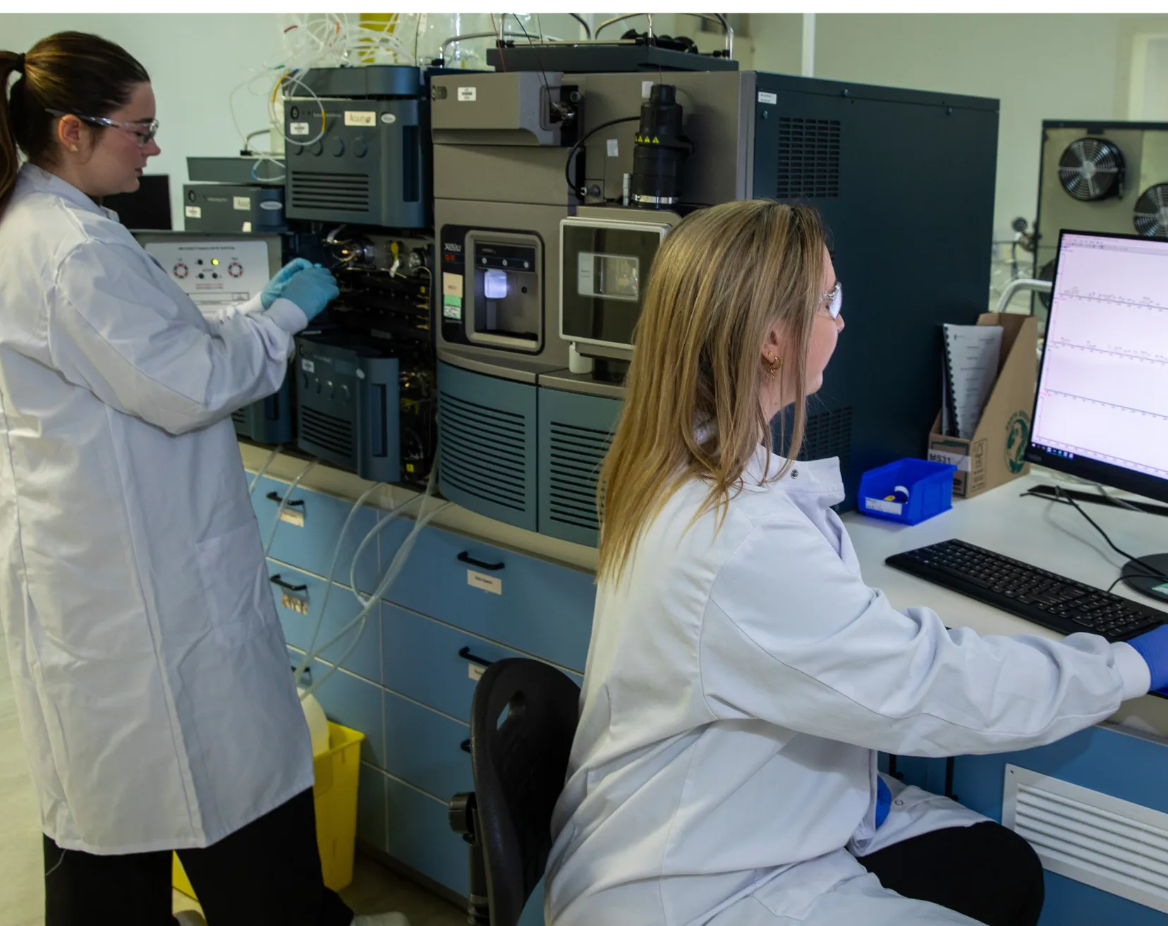 bioA scientists in lab